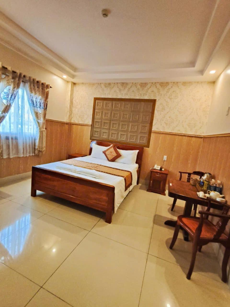 Khach San Tuong Vy Hotel Rạch Giá Luaran gambar