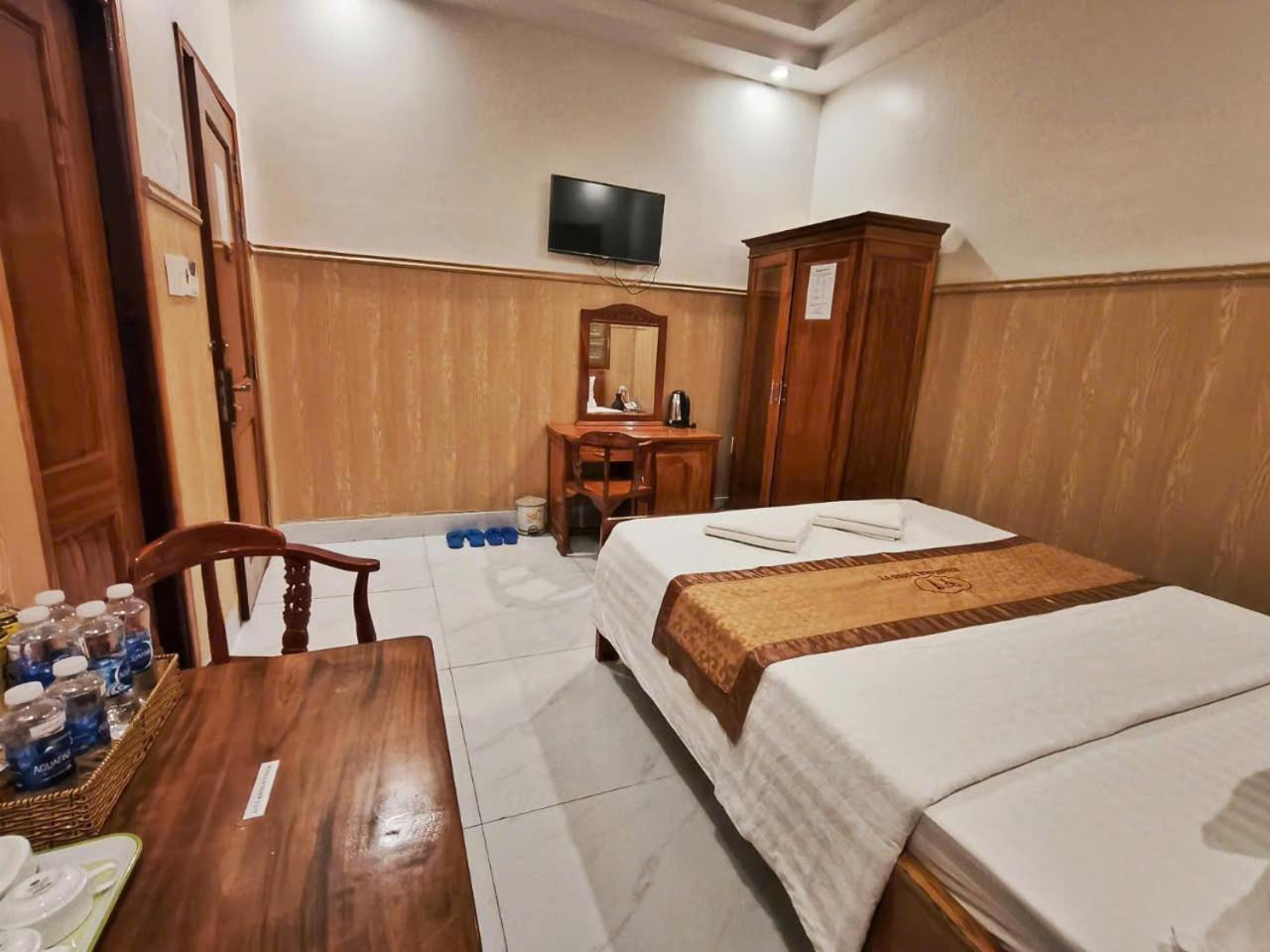 Khach San Tuong Vy Hotel Rạch Giá Luaran gambar